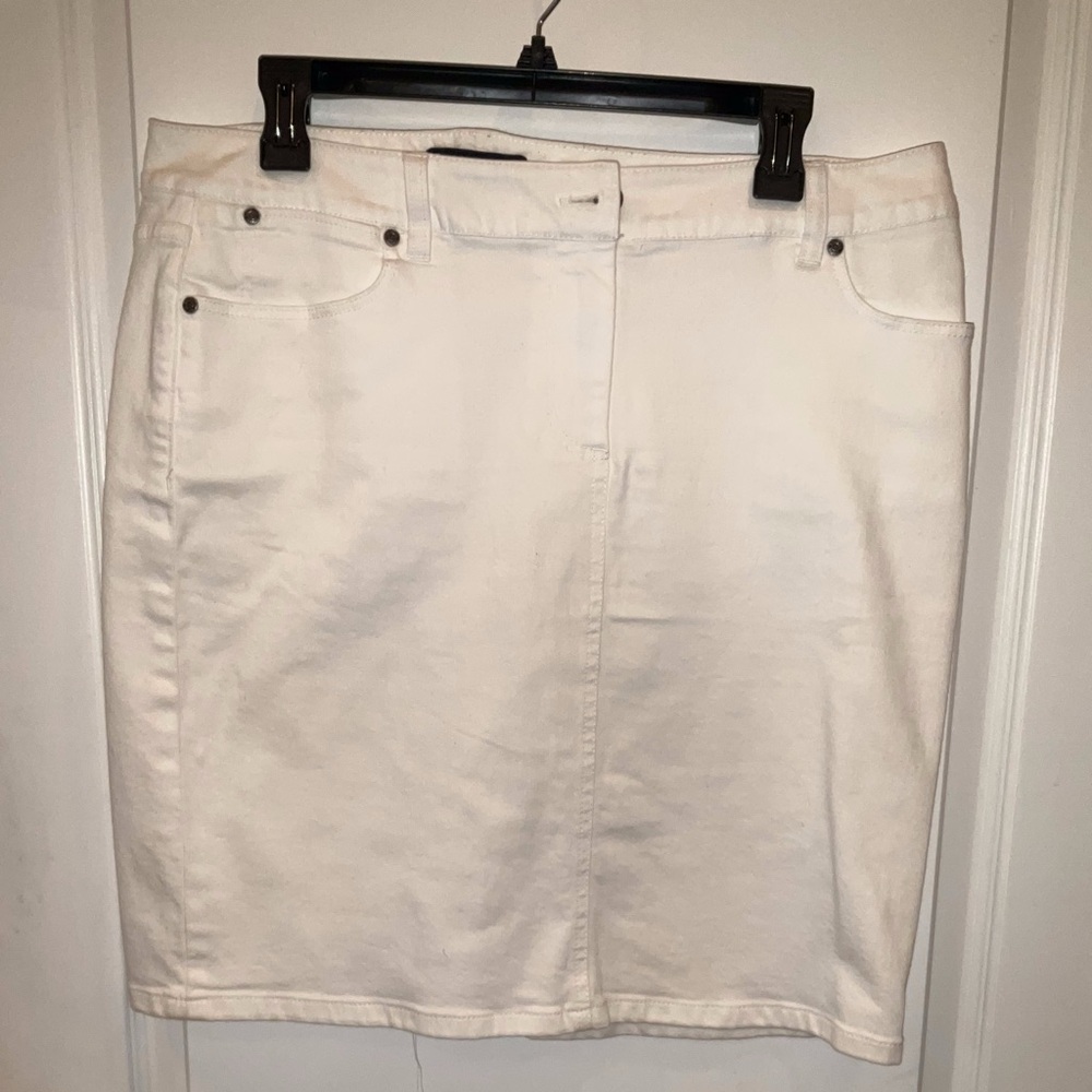 EUC—Talbots Denim Skirt, 12P, White, Front Button/Zip Closure—A Closet Staple!